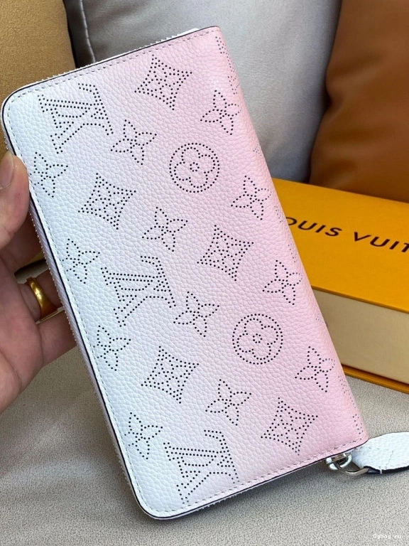 LOUIS ZIPPY WALLET VUITTON 0711